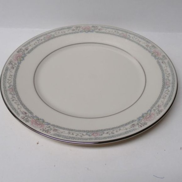 Lenox China CHARLESTON 8 1/4 Inch Salad Plate, Made In U.S.A. - Picture 1 of 4